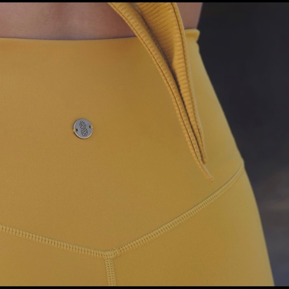 SOLD Mustard Yellow Workout Set Active Wear Size M - Picture 6 of 11